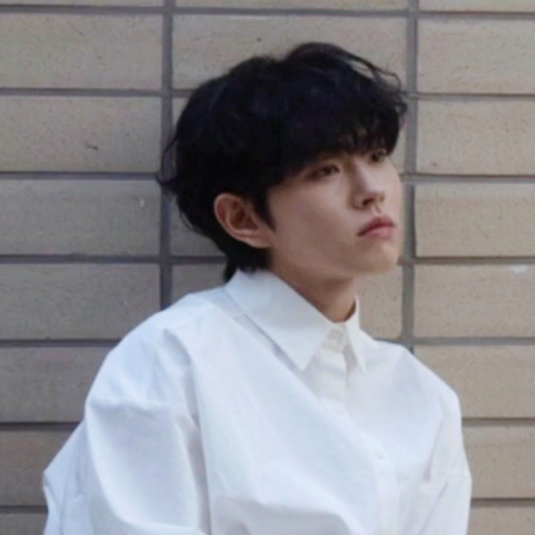 Behind-the-scenes cut of Lee Byeongchan