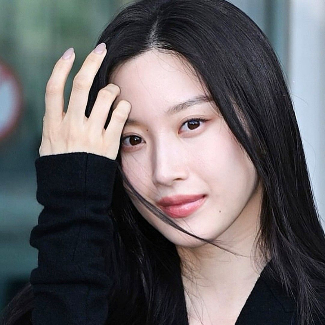 Behind-the-scenes cut of Mun Kayoung