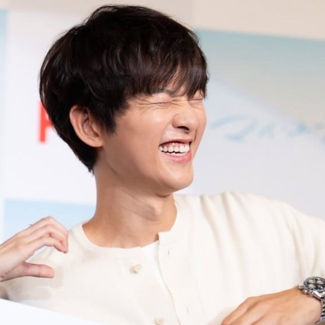 A moment captured by a fan of Song Joongki