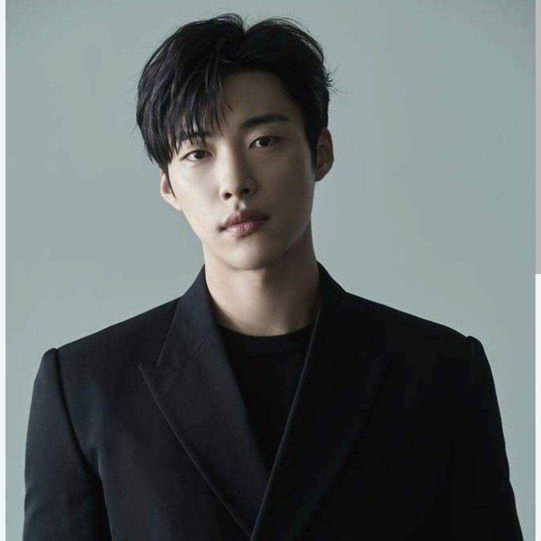 A moment captured by a fan of Woo Dohwan