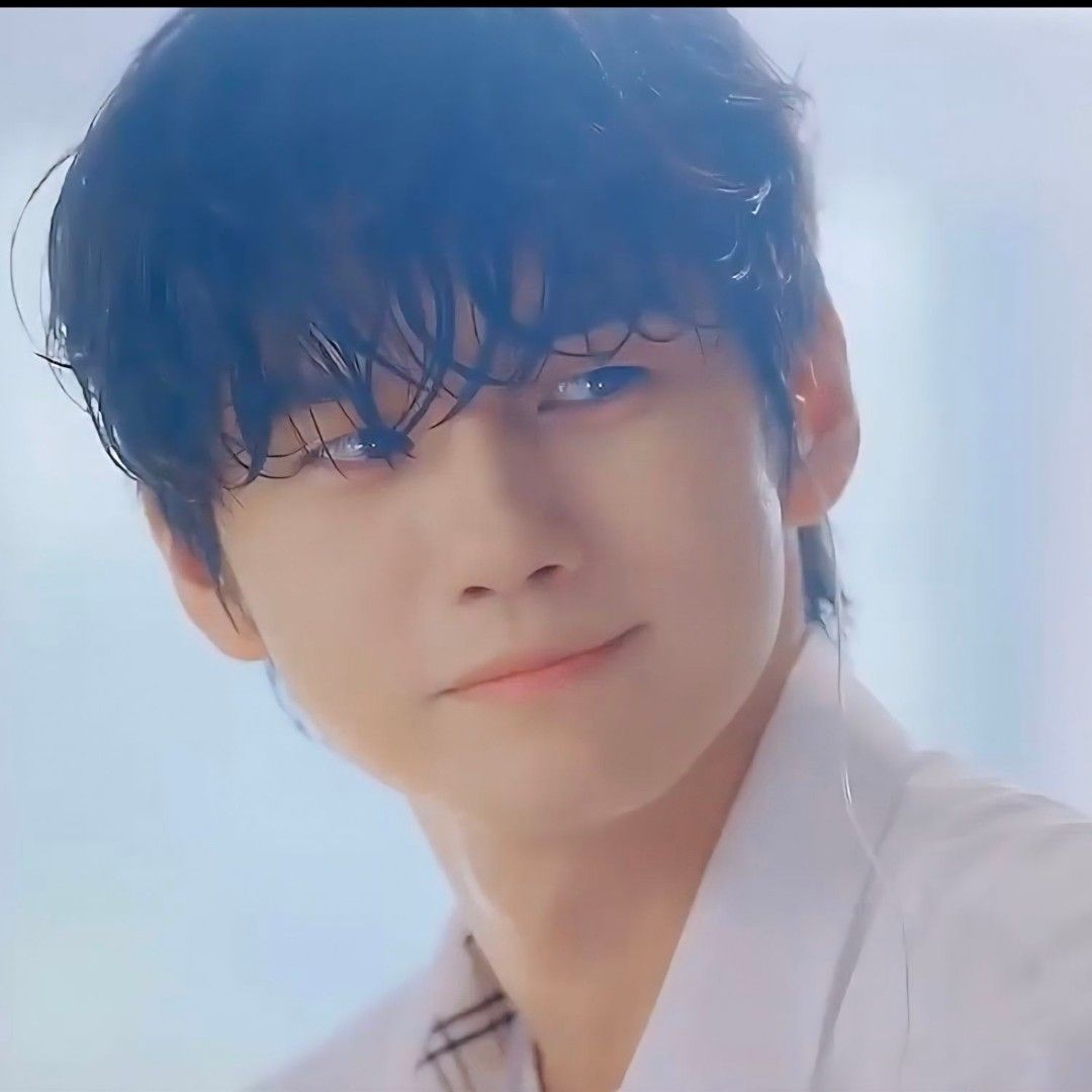 粉絲拍下的邕聖祐瞬間