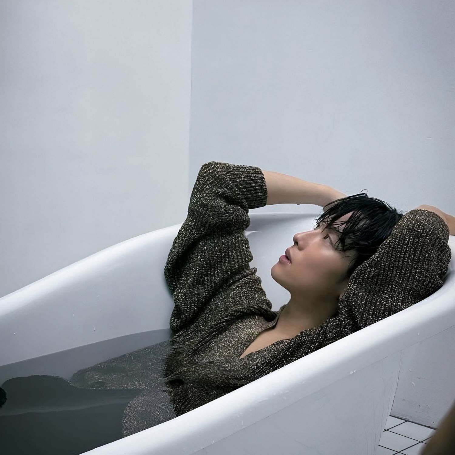 Behind-the-scenes cut of Yim Siwan