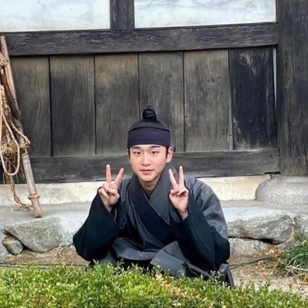 Recent activity shot of Kim Yoonwoo