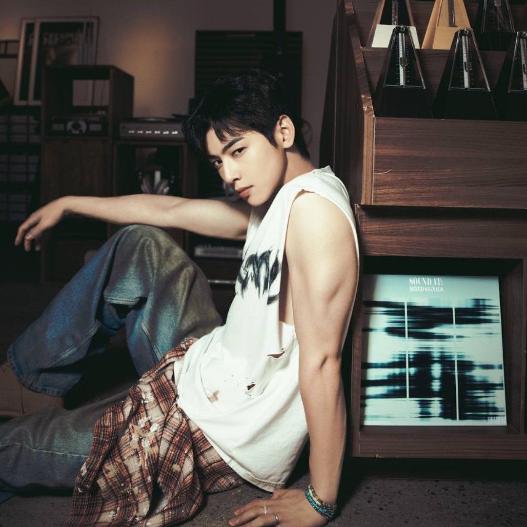 Foto kegiatan terbaru dari Cha Eunwoo