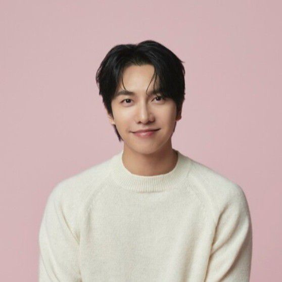 Recent activity shot of Lee Seunggi