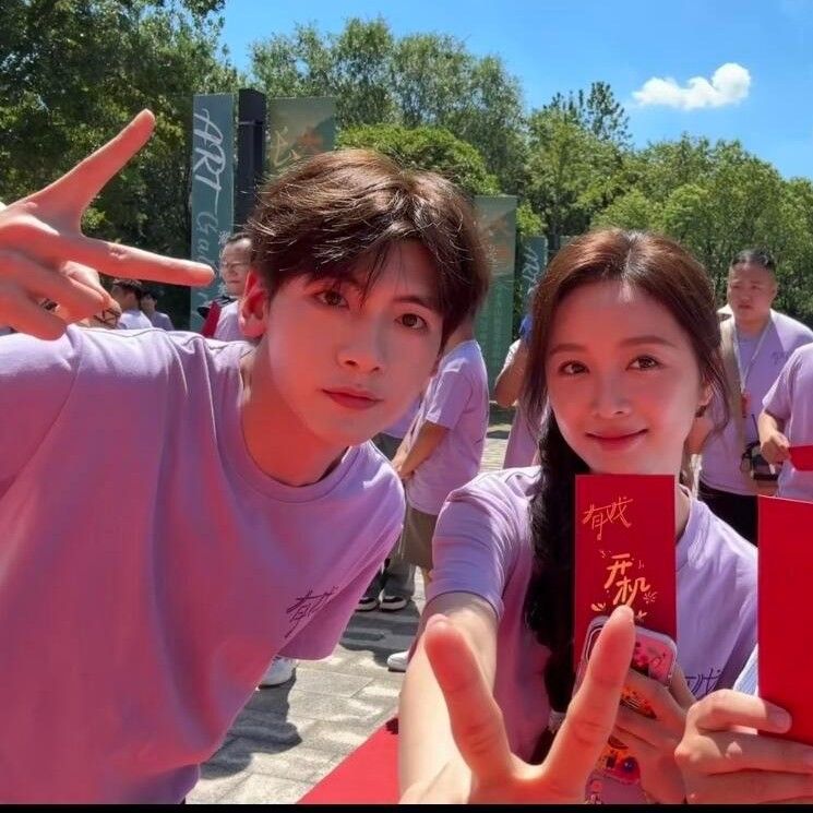 A moment captured by a fan of Wu Xuanyi
