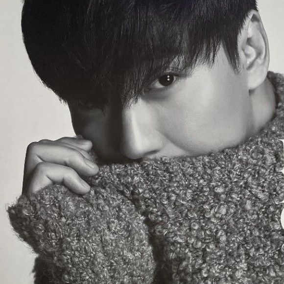 Behind-the-scenes cut of Kim Namgil