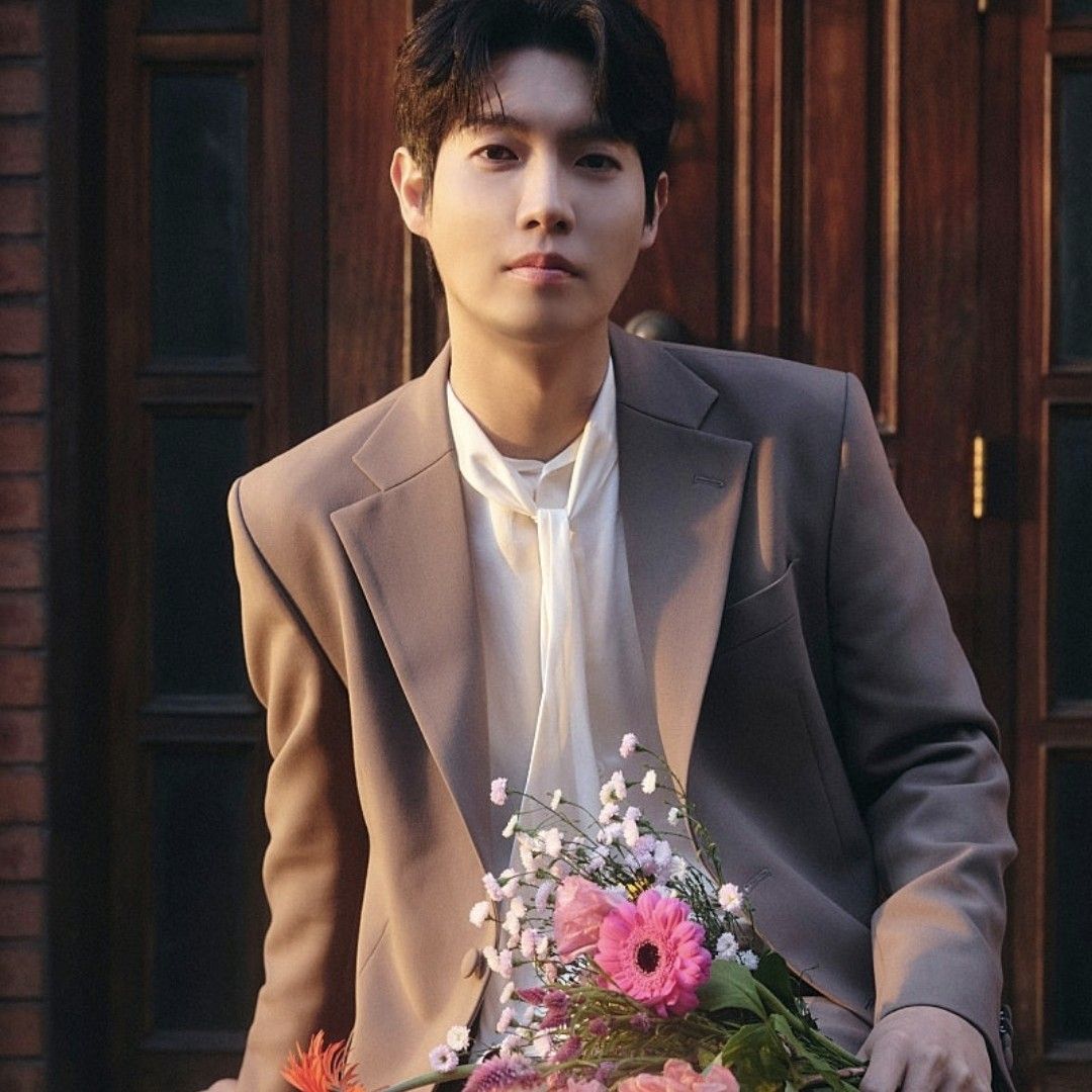 Latest photo of Son Taejin