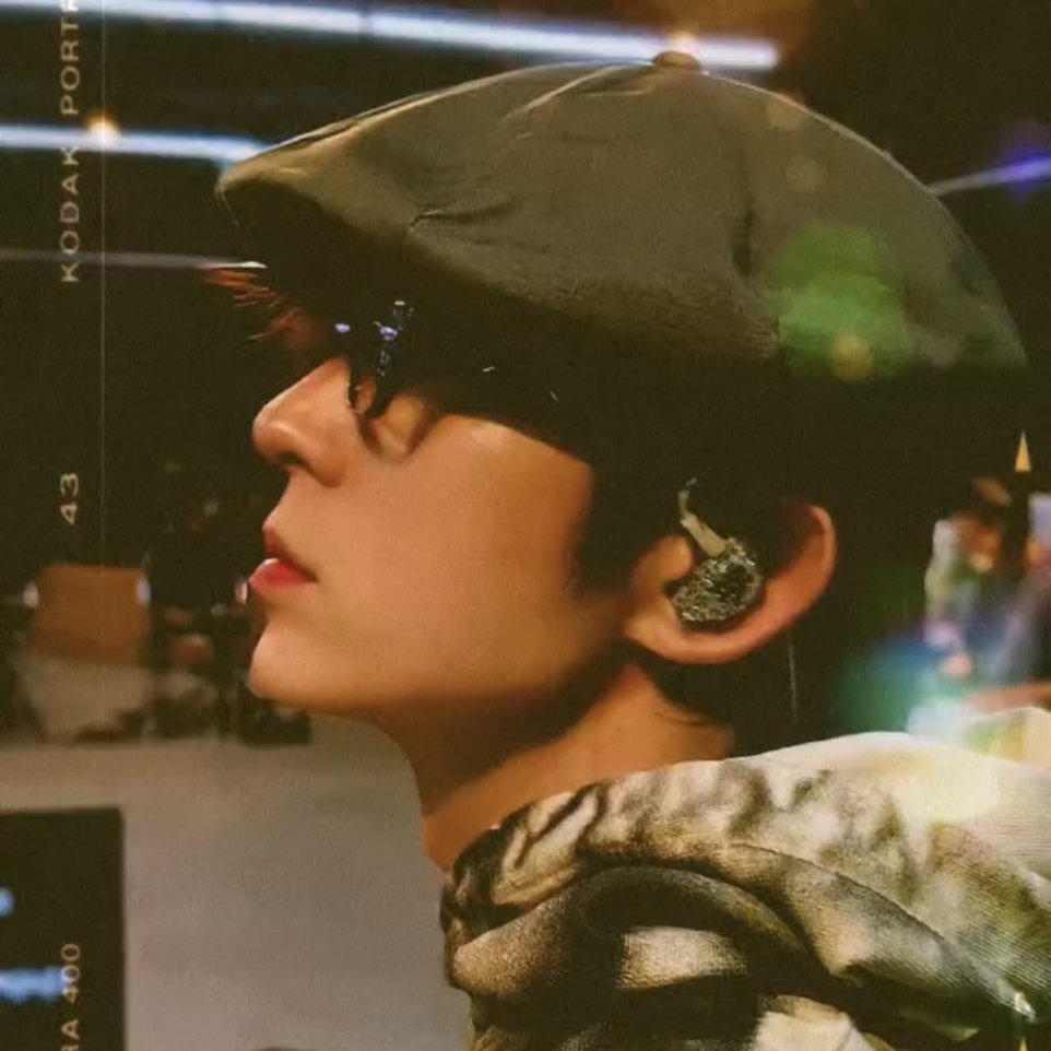 Behind-the-scenes cut of Lee Joongi