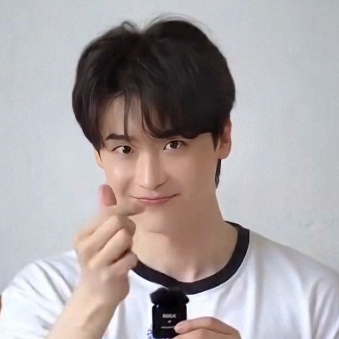 Recent activity shot of Lee Jongsuk