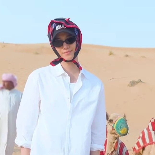 Behind-the-scenes cut of Lee Junho