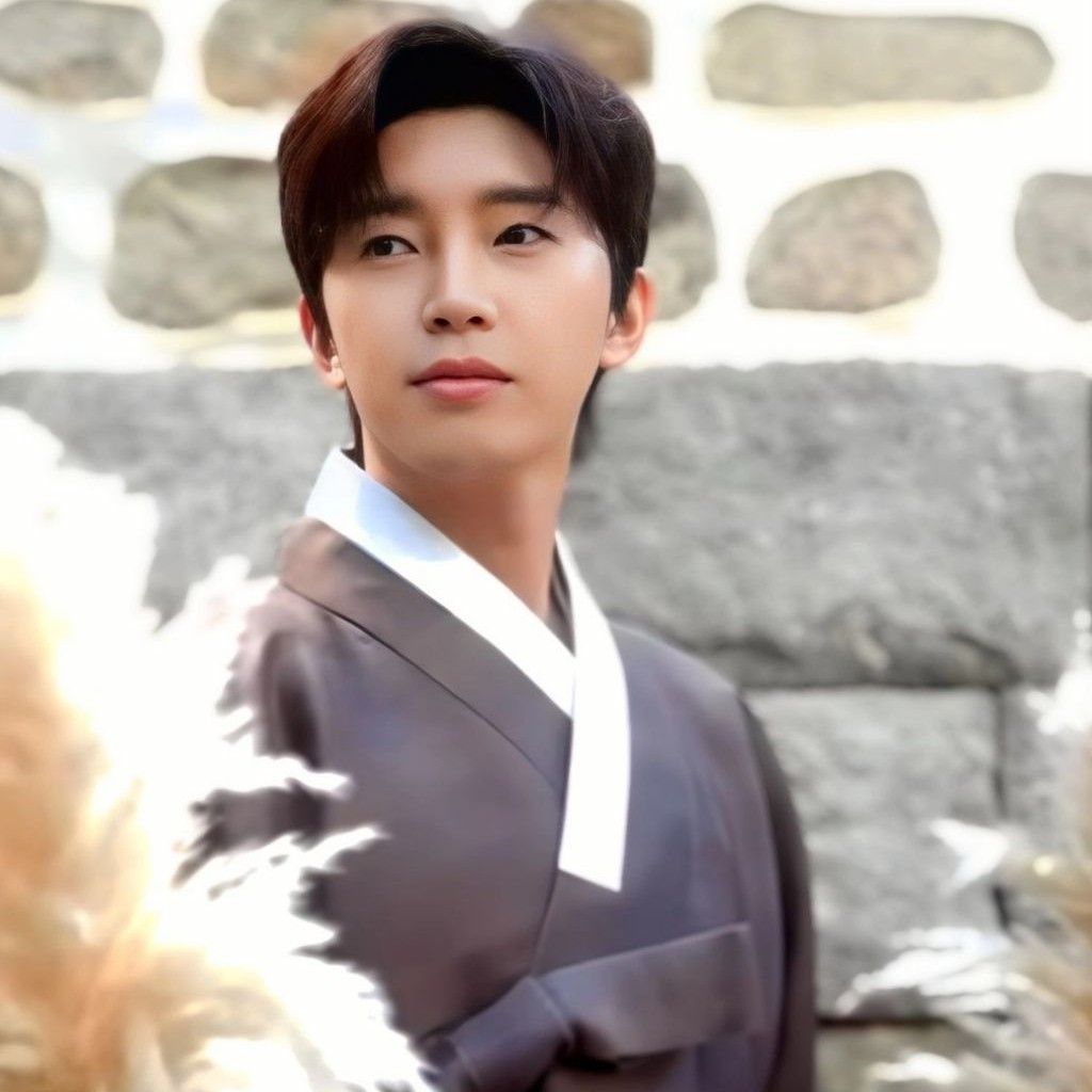 Foto kegiatan terbaru dari Lim Youngwoong