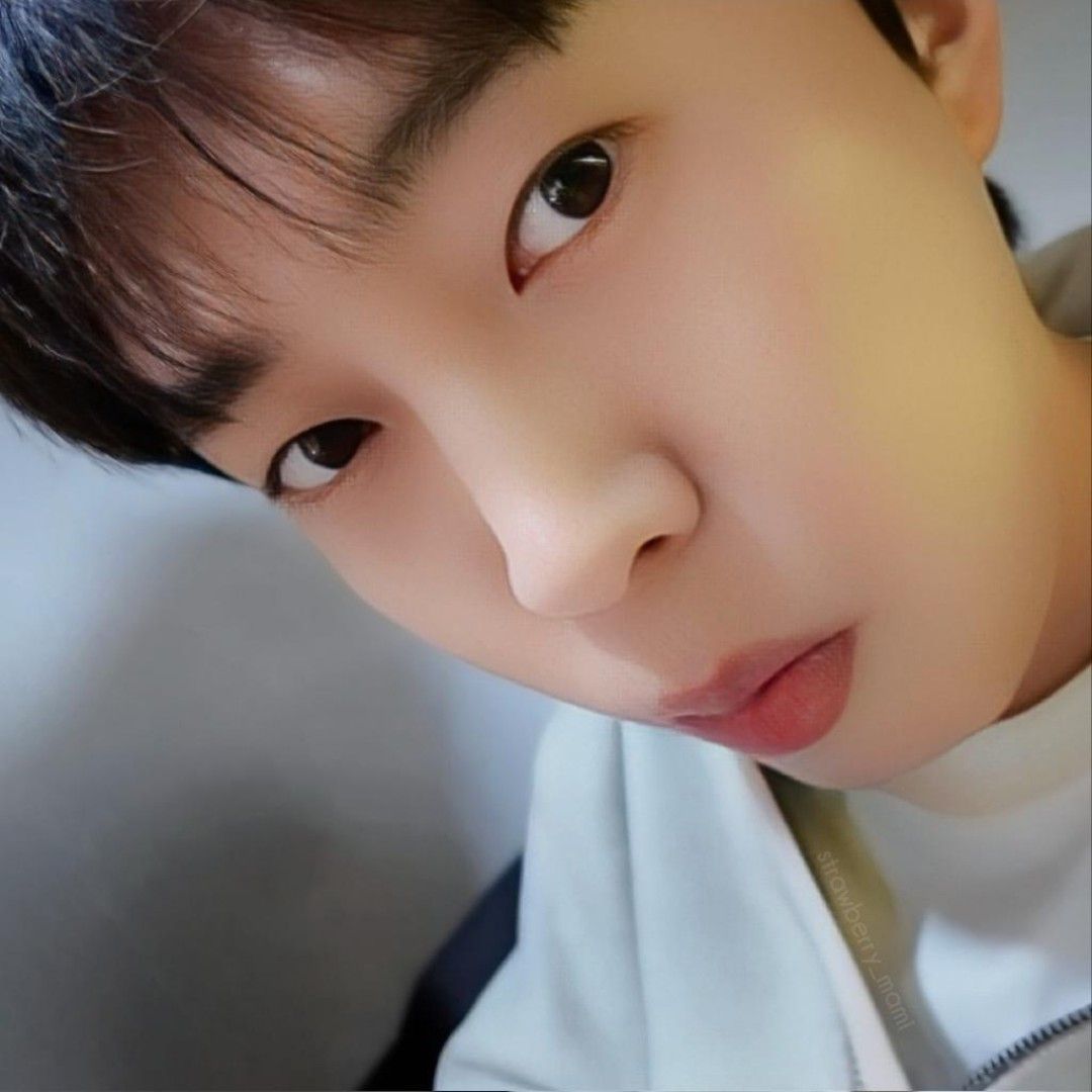 Behind-the-scenes cut of Lim Youngwoong
