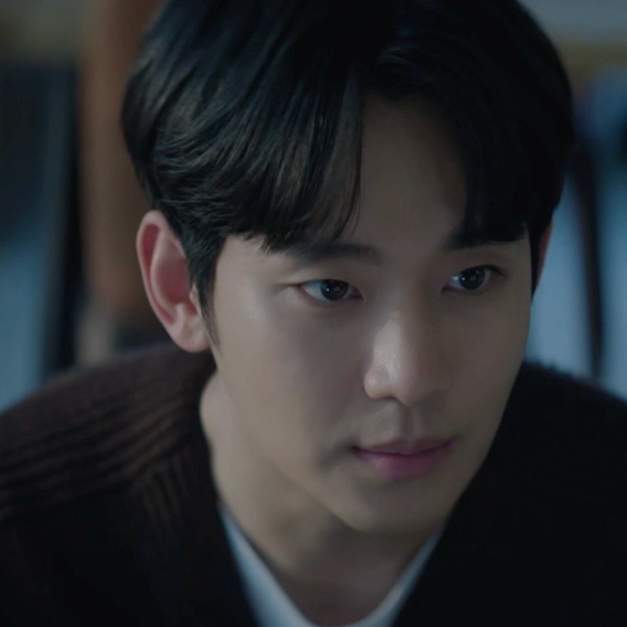 A moment captured by a fan of Kim Soohyun