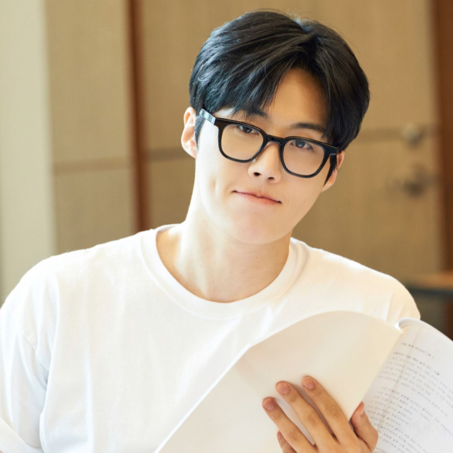 Behind-the-scenes cut of Kim Seonho