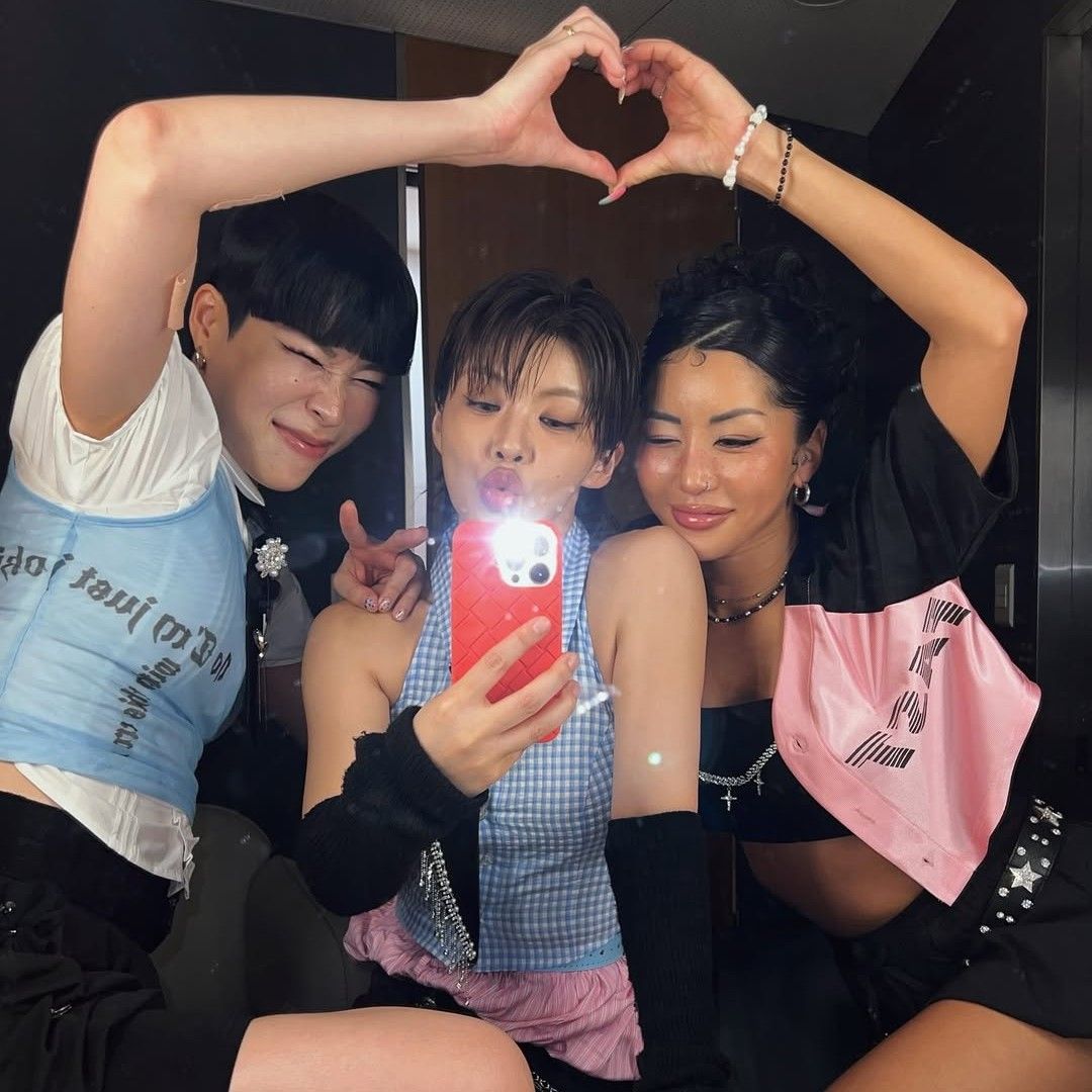 Behind-the-scenes cut of Aiki
