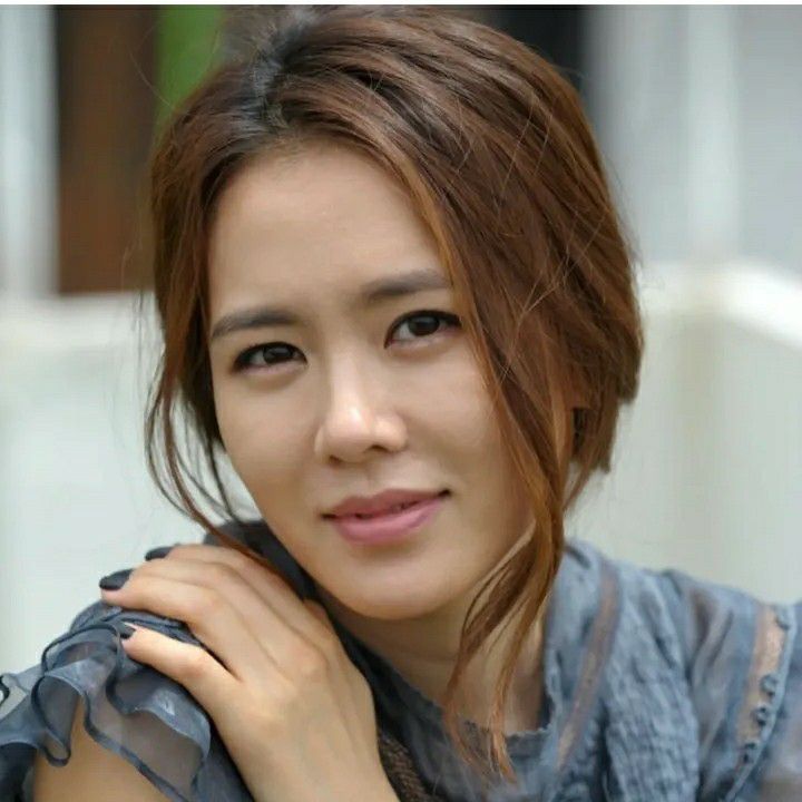 Behind-the-scenes cut of Son Yejin