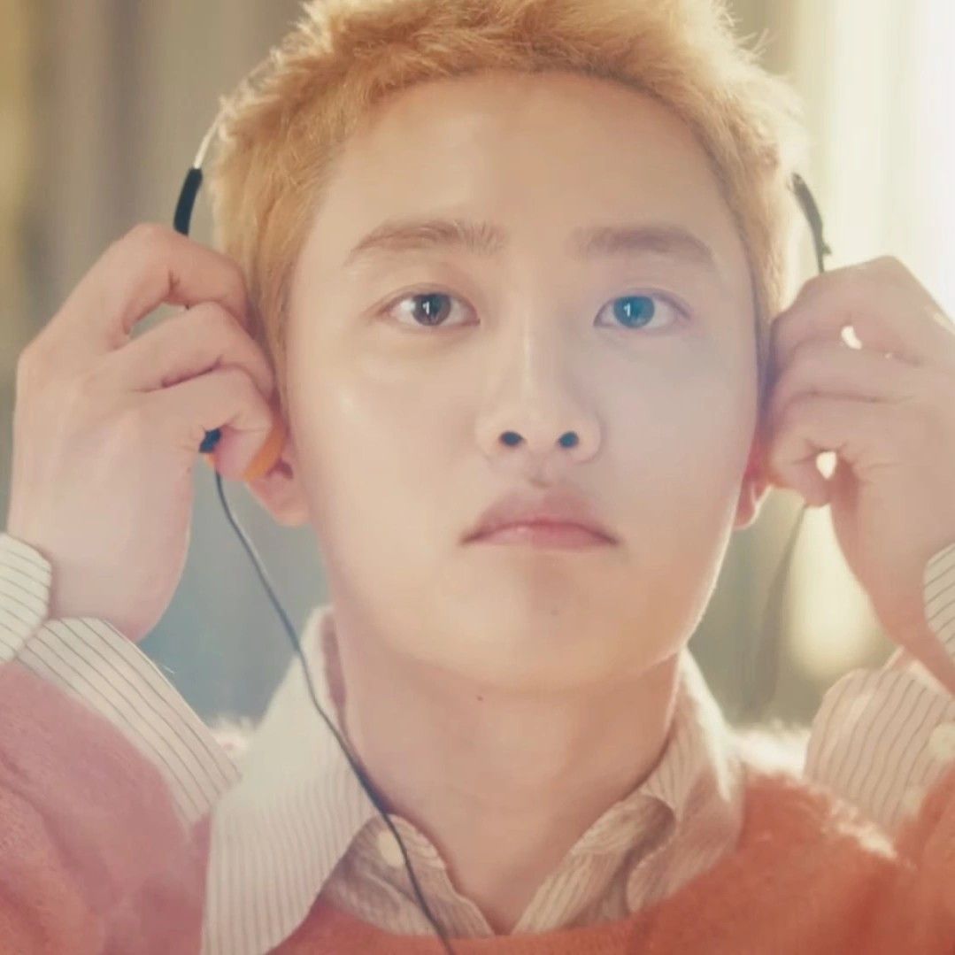 Behind-the-scenes cut of Doh Kyungsoo (D.O.)