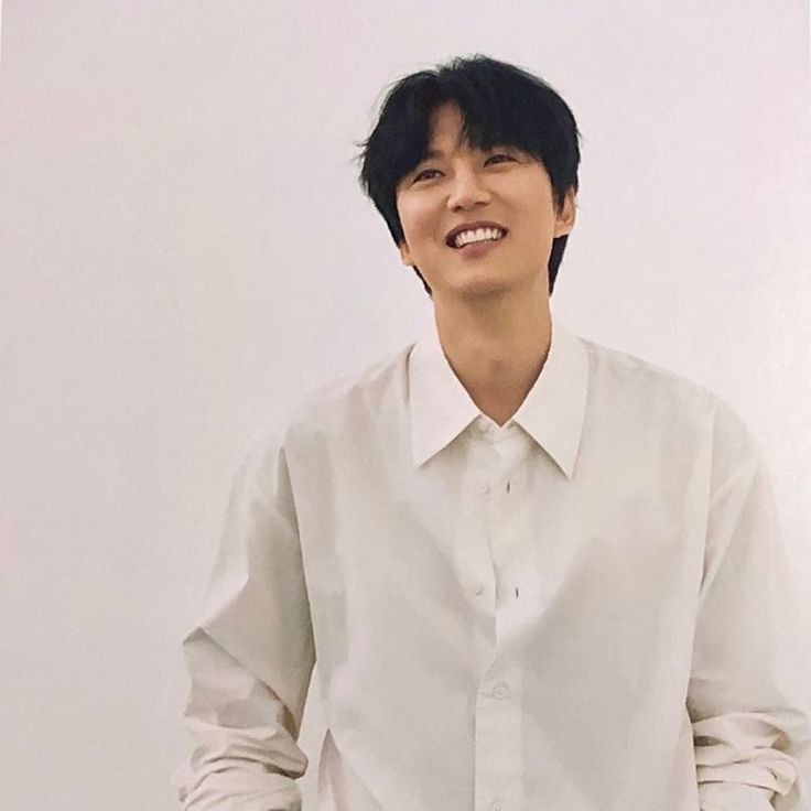 Behind-the-scenes cut of Kim Namgil