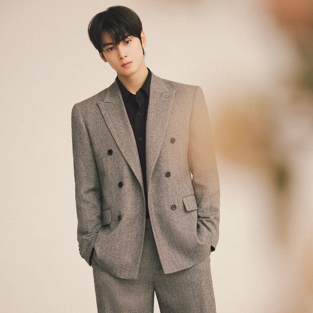 Behind-the-scenes cut of Cha Eunwoo