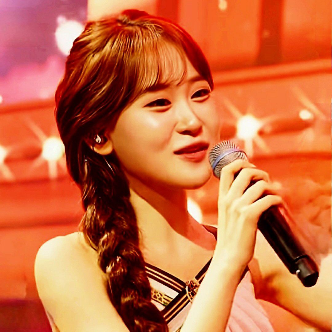 Recent activity shot of Kim Dahyun