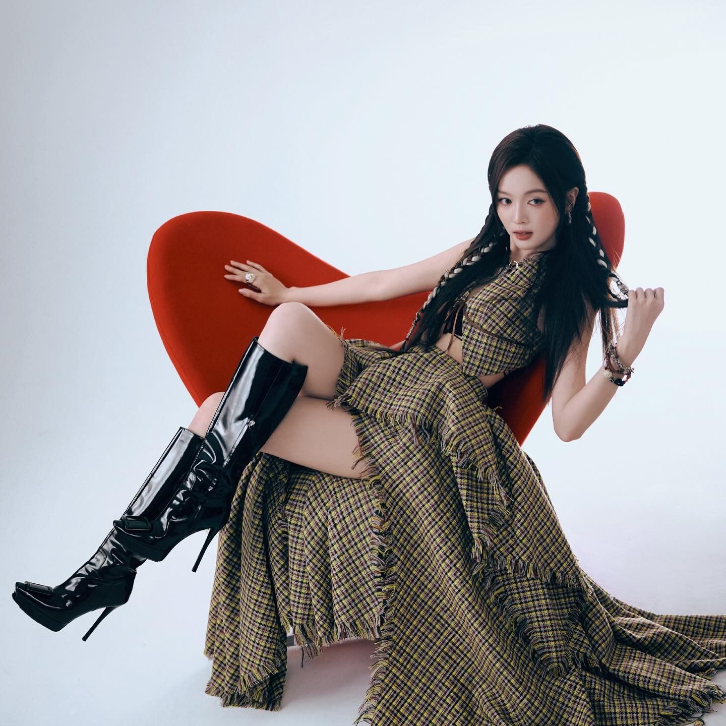 Behind-the-scenes cut of Wu Xuanyi