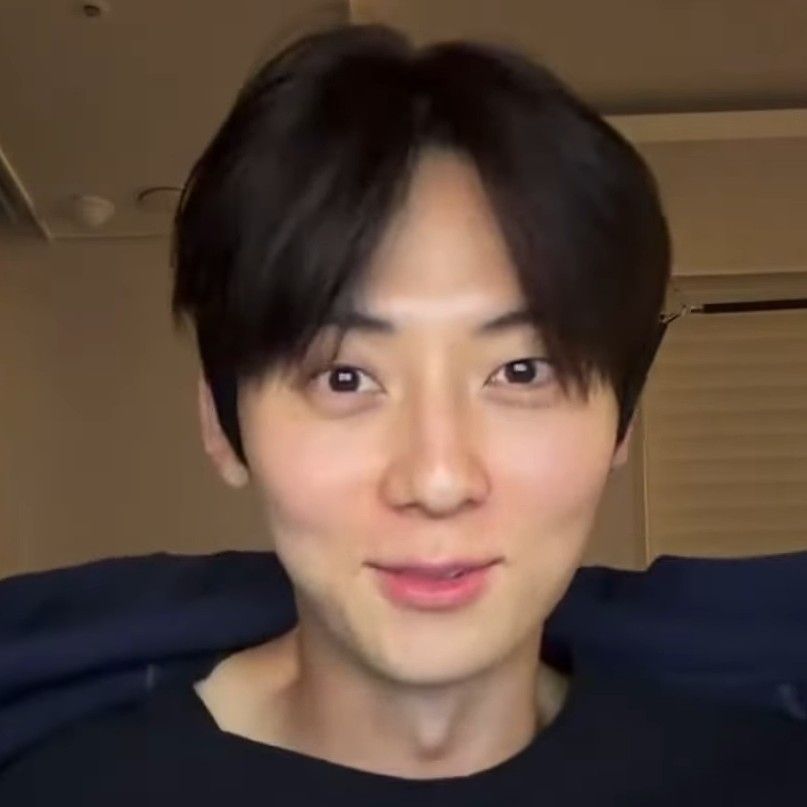 Behind-the-scenes cut of Hwang Minhyun