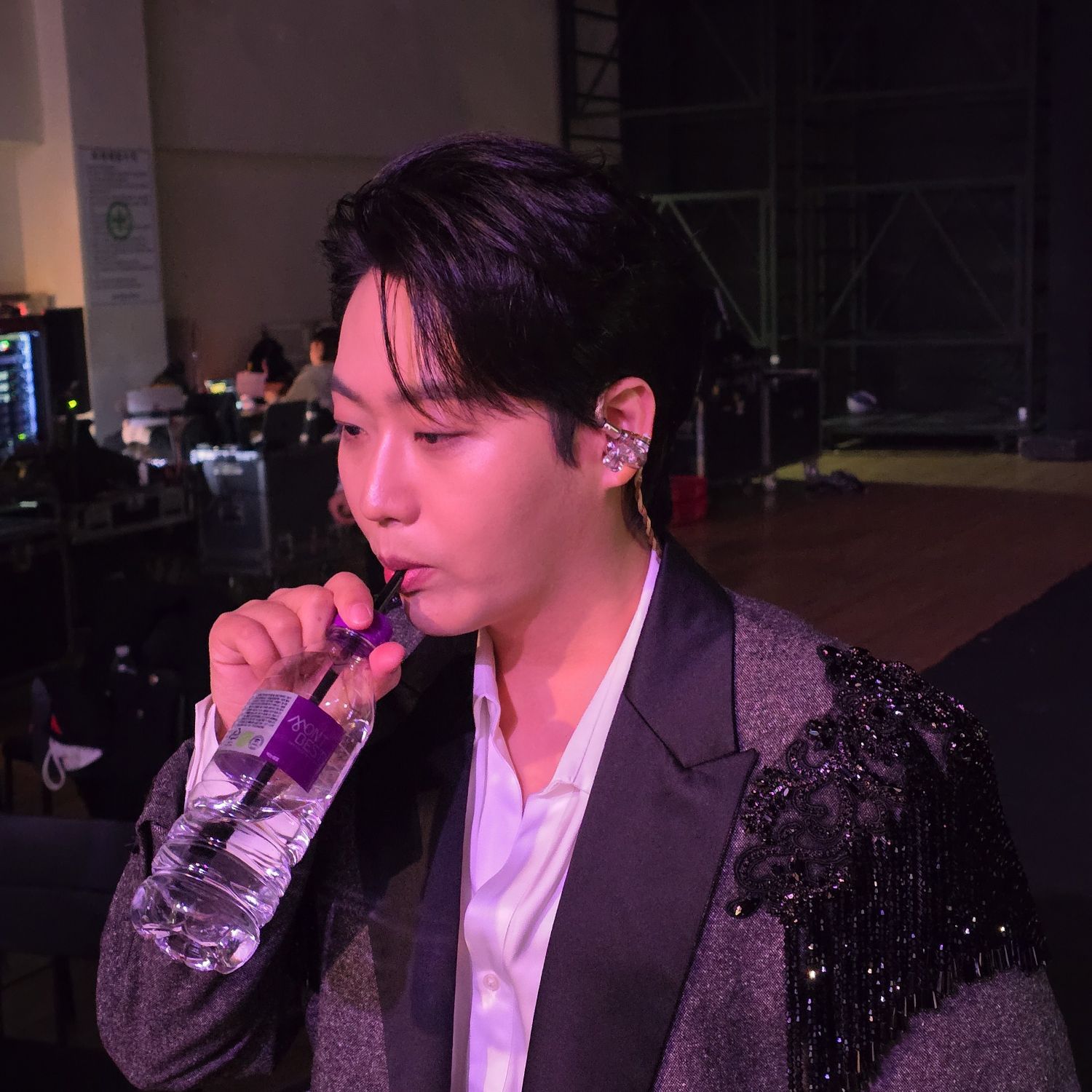 Behind-the-scenes cut of Min Soohyun