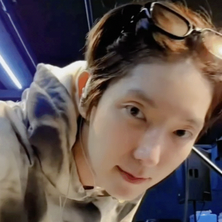 Behind-the-scenes cut of Lee Joongi