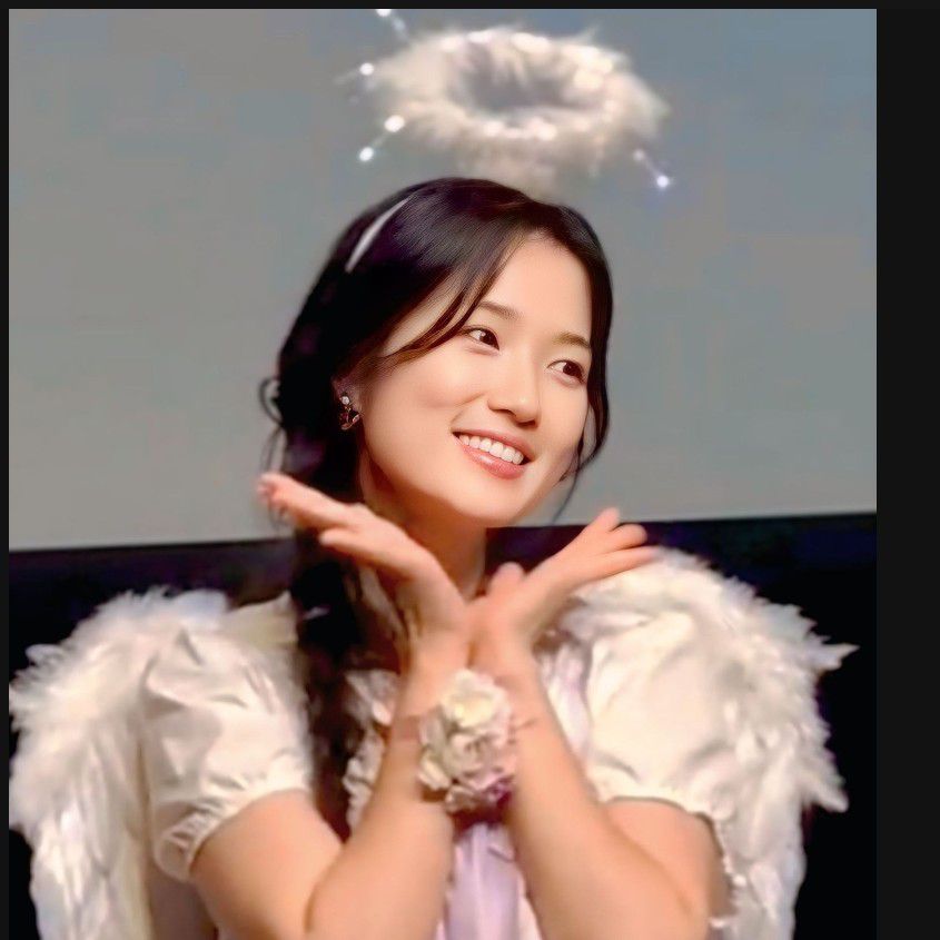 Recent activity shot of Kim Hyeyoon