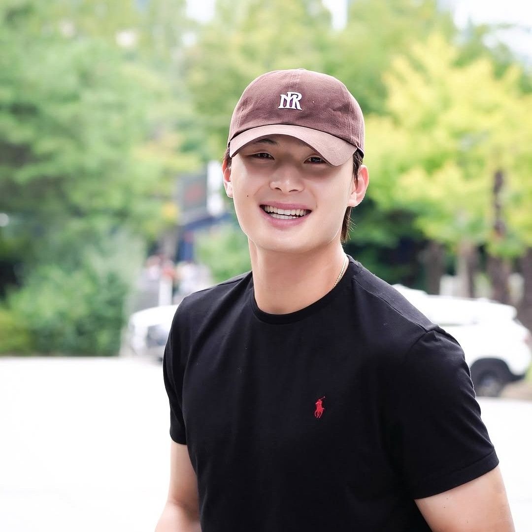 Recent activity shot of Yoon Donghee