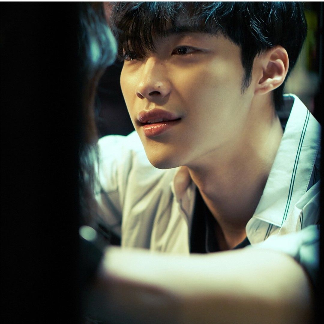 A moment captured by a fan of Woo Dohwan