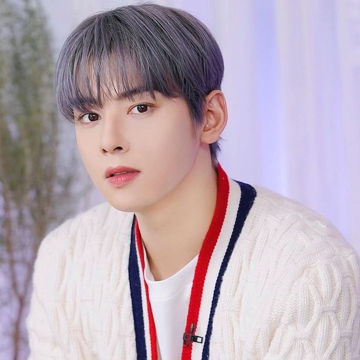 Recent activity shot of Cha Eunwoo