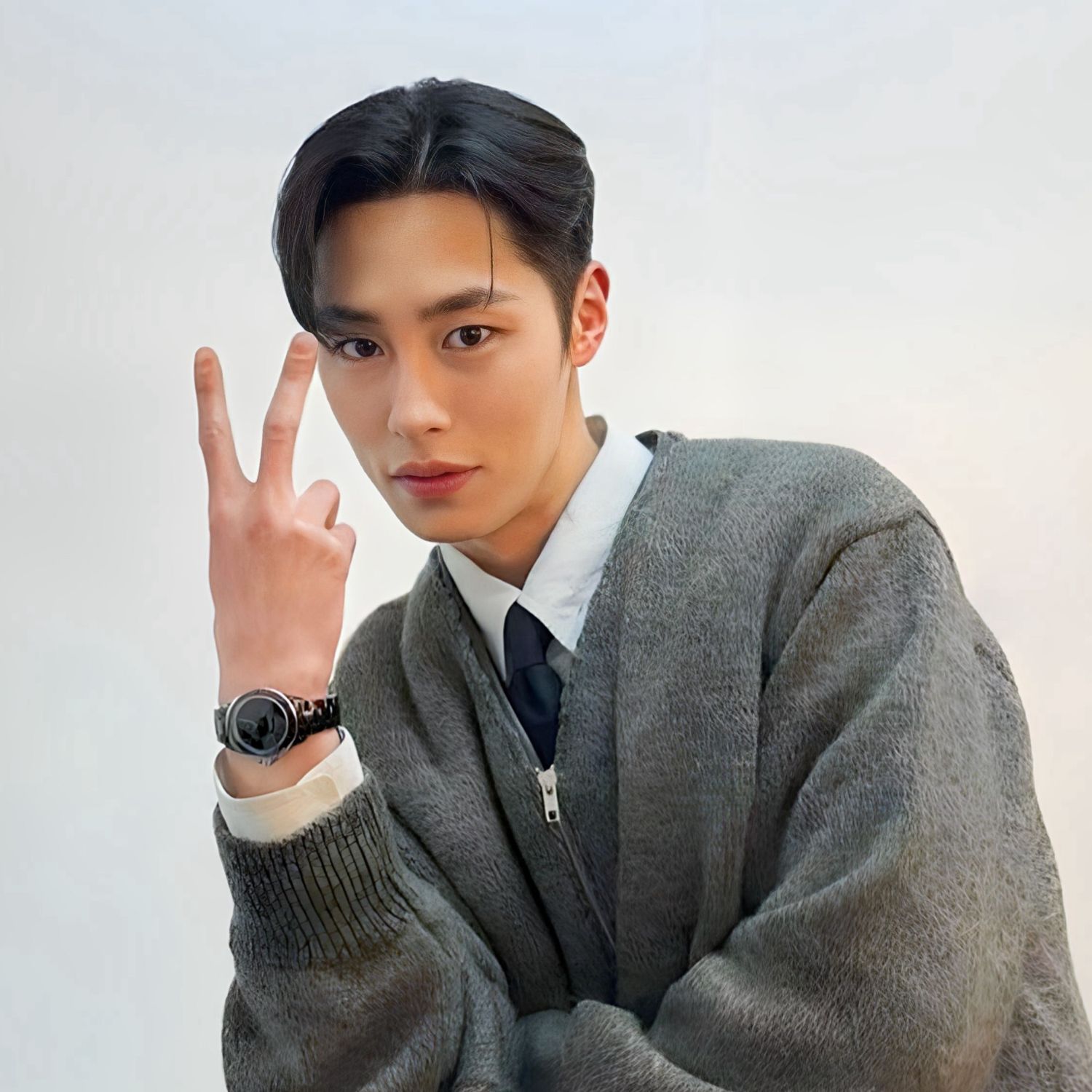Behind-the-scenes cut of Lee Jaewook