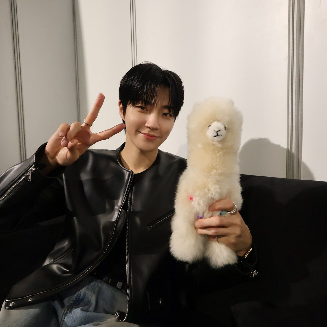 Behind-the-scenes cut of Hwang Inyoup