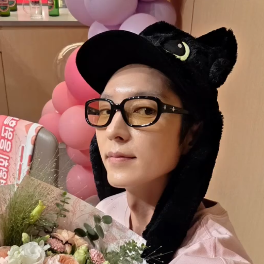 Recent activity shot of Lee Joongi