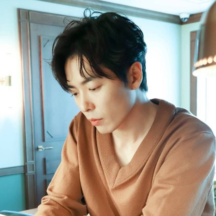 A moment captured by a fan of Kim Jaewook