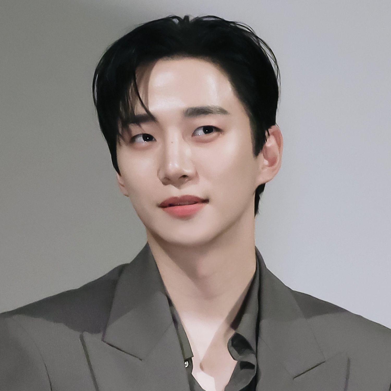 Foto kegiatan terbaru dari Lee Junho