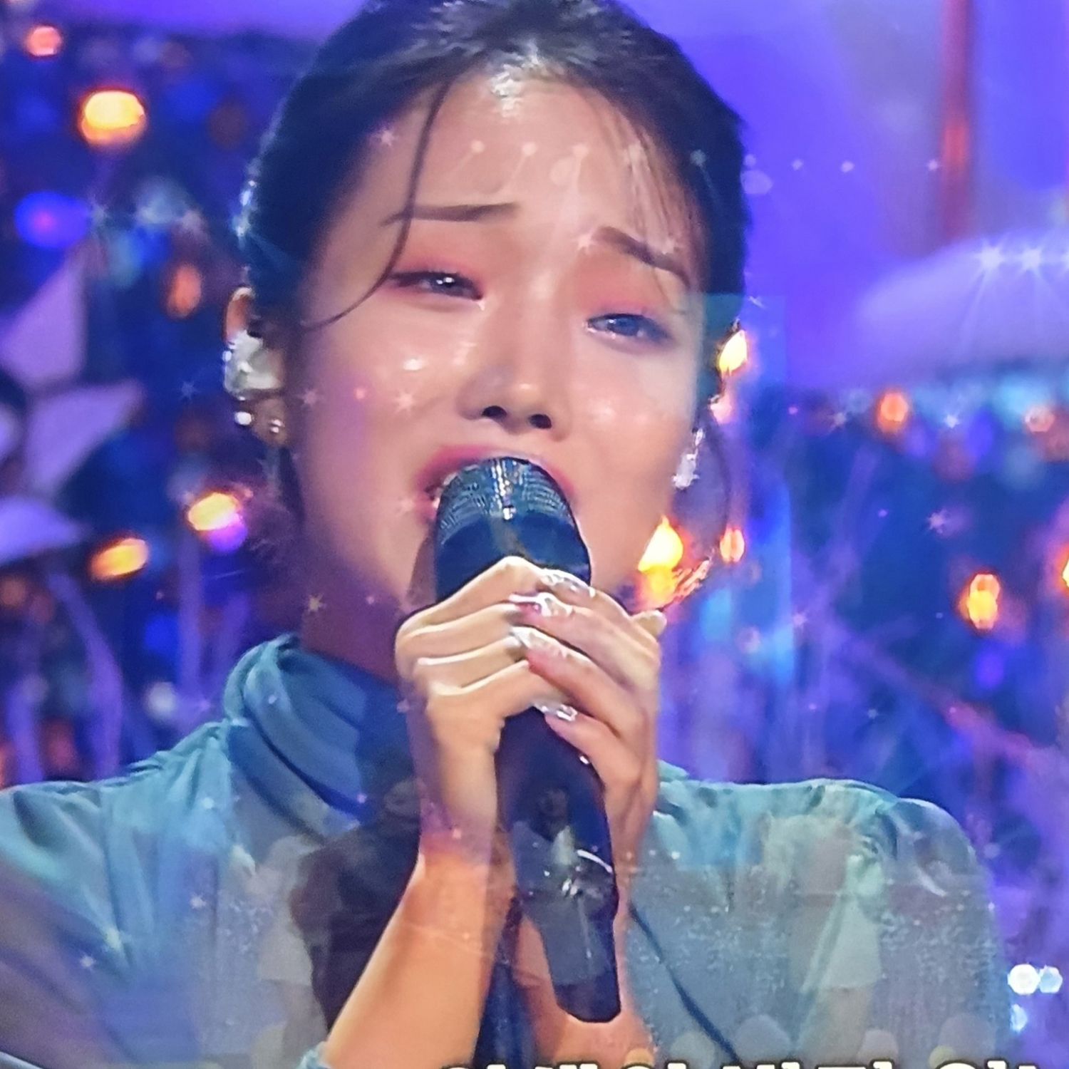 Behind-the-scenes cut of Kim Soyeon (2004)