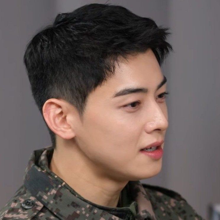 Latest photo of Cha Eunwoo