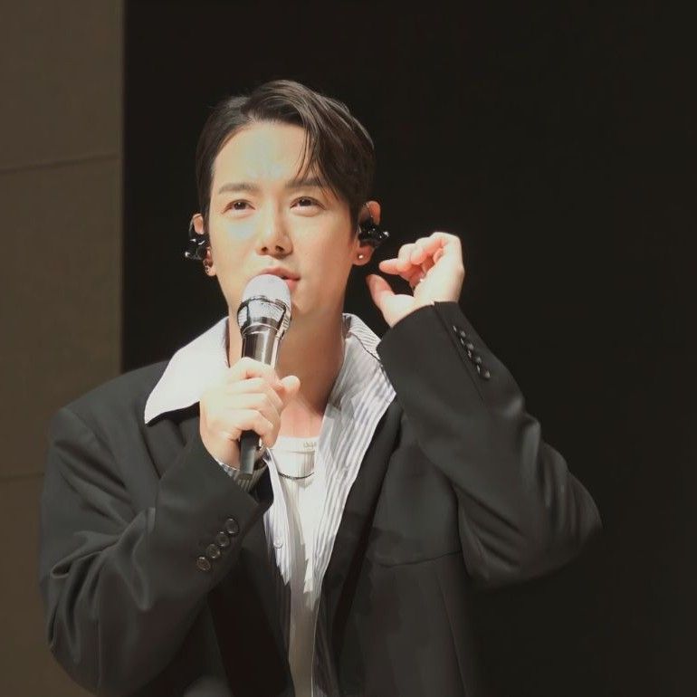 환희 최근 활동샷