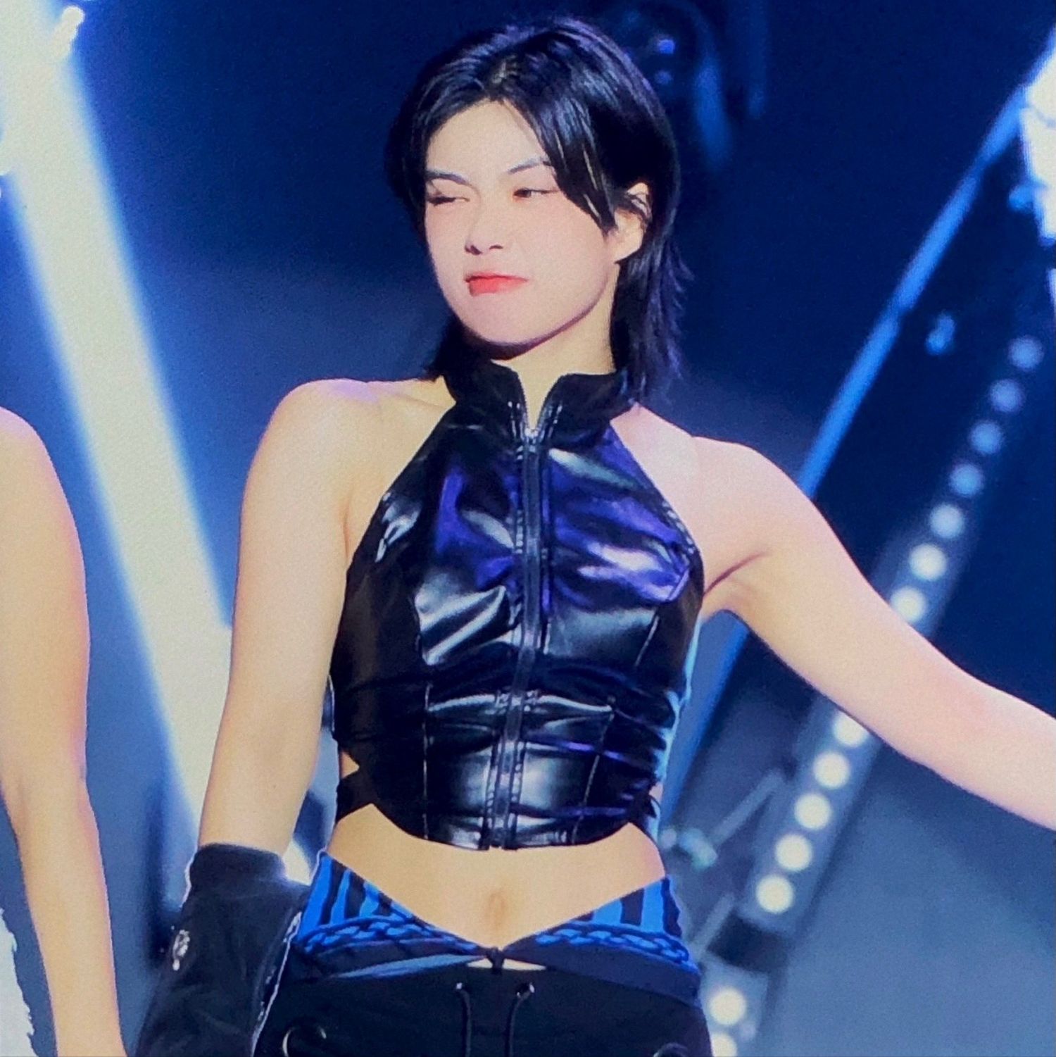 Behind-the-scenes cut of Aiki