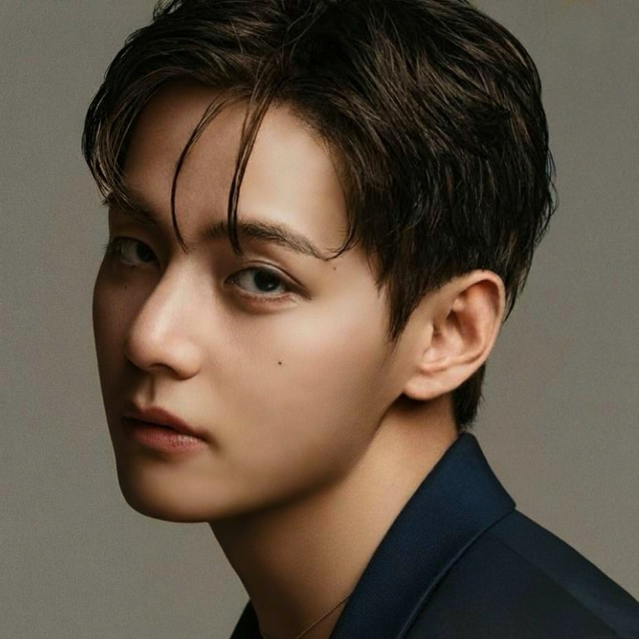 Latest photo of Kim Taehyung (V)