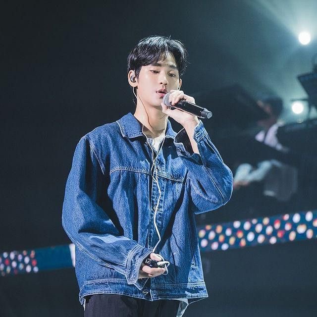 A moment captured by a fan of Kim Soohyun