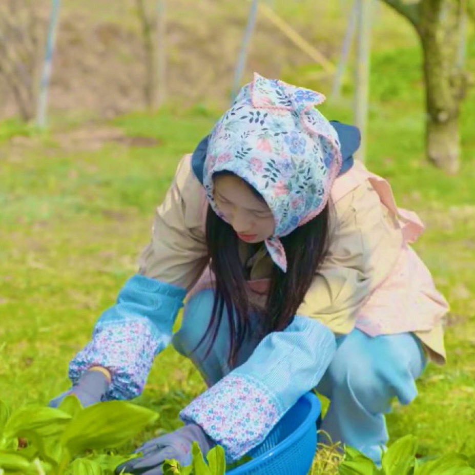 Behind-the-scenes cut of Kim Hyeyoon