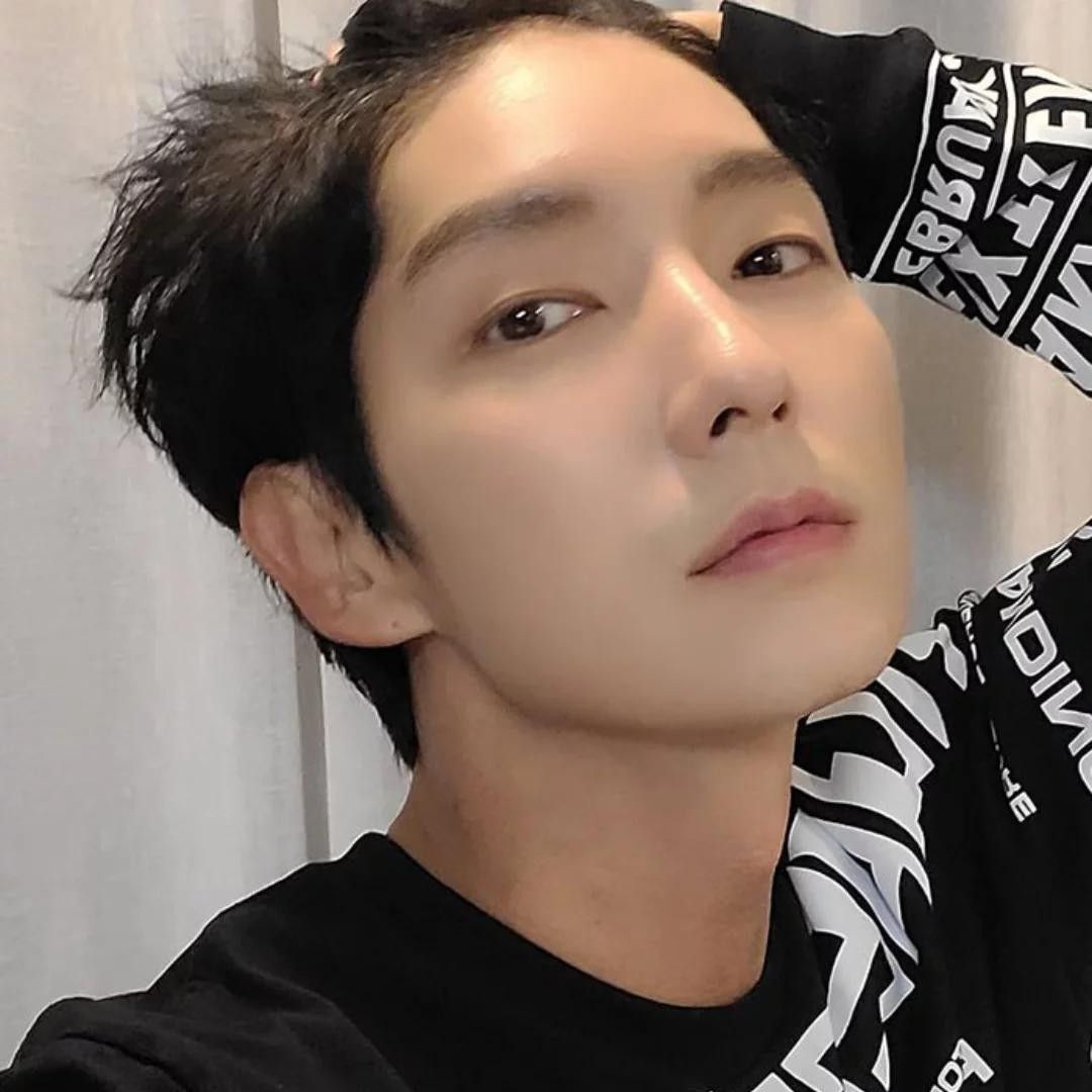 A moment captured by a fan of Lee Joongi