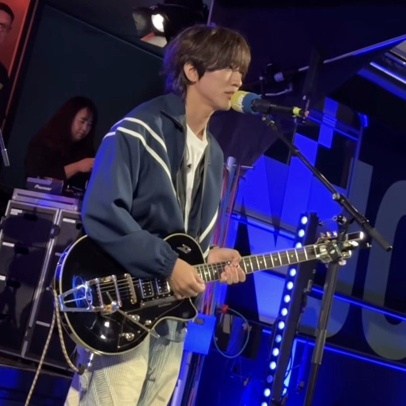 Behind-the-scenes cut of Lee Seungyoon
