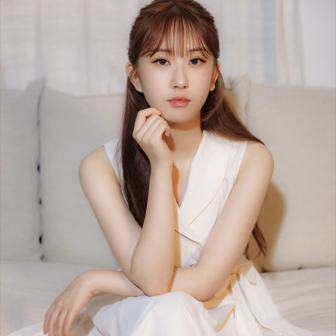 Momen yang diabadikan oleh penggemar Jeon Yujin