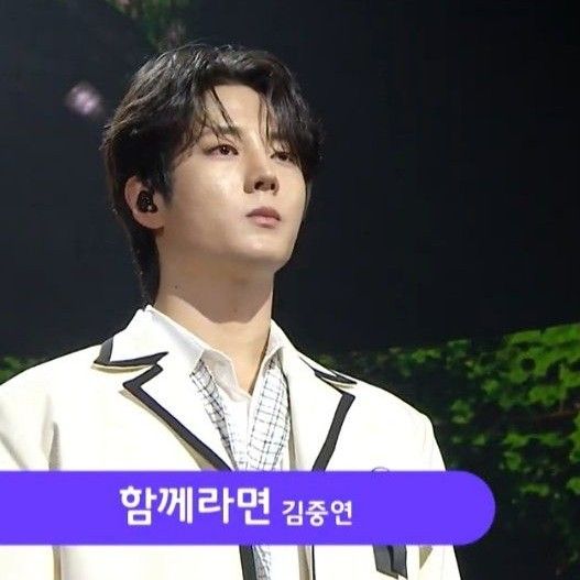 粉絲拍下的金俊賢瞬間