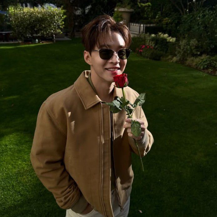 A moment captured by a fan of Henry
